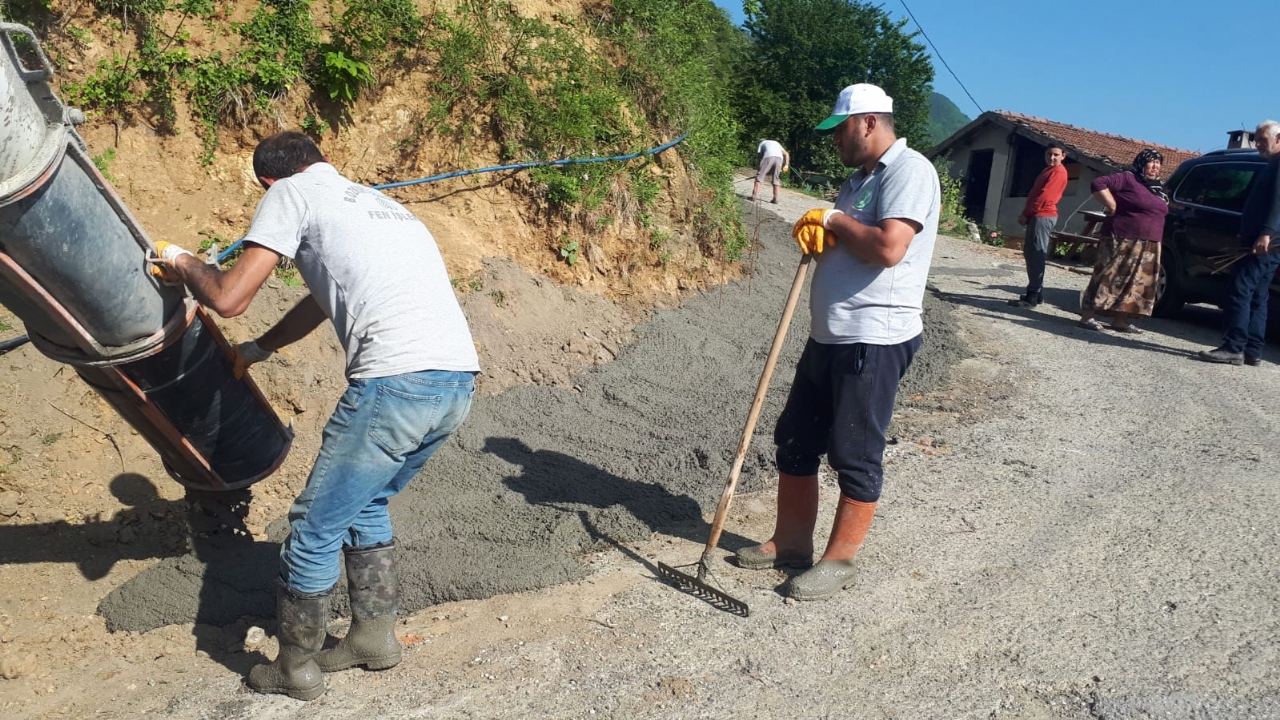 Yeni Mahalle Sıraca Semti'nde Şarampol Betonlama Çalışması Tamamlandı